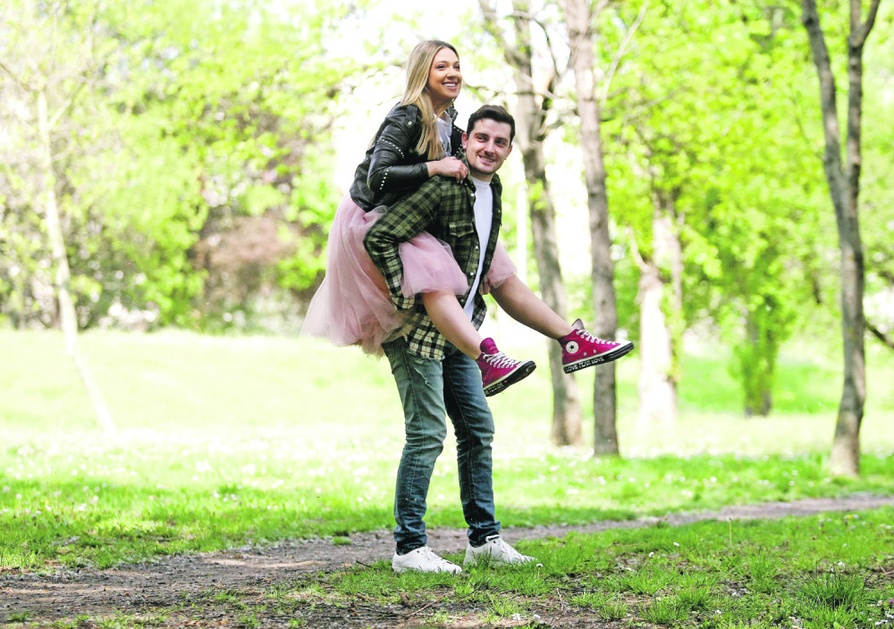 Milica i Mirza otkrivaju zašto ne slave Prvi maj, kakve NEPRISTOJNE PONUDE dobijaju i zbog čega se svađaju