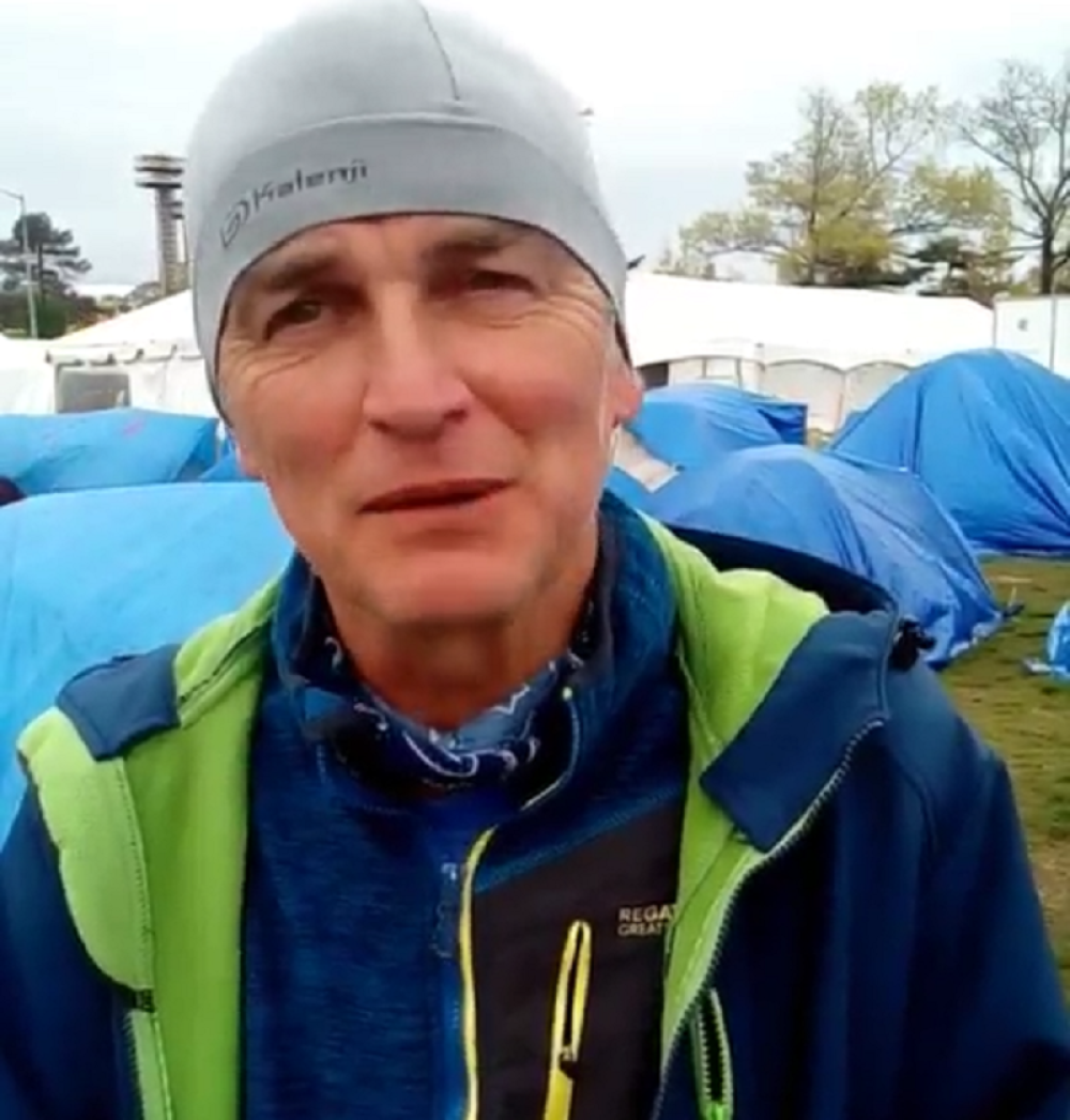 Srpski ultramaratonac nastavlja napornu trku uprkos lošim uslovima! (VIDEO)