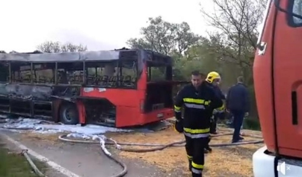 Detalji užasne nesreće kod Kuršumlije... Niški autobus se u momentu pretvorio u buktinju (FOTO+VIDEO)