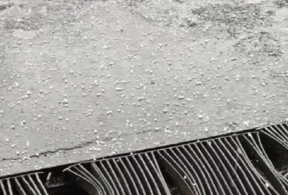 Nevreme u gradu koji pamtimo po poplavama! Saobraćaj otežan, domaćinstva bez struje (FOTO, VIDEO)