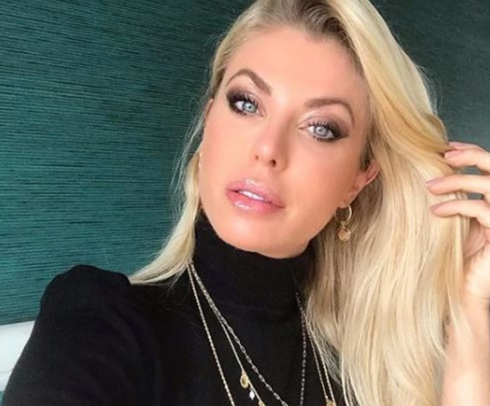 Poznata manekenka skočila u more kako bi spasila pse, a onda je nestala pod vodom! Cela zemlja je oplakuje! (FOTO)