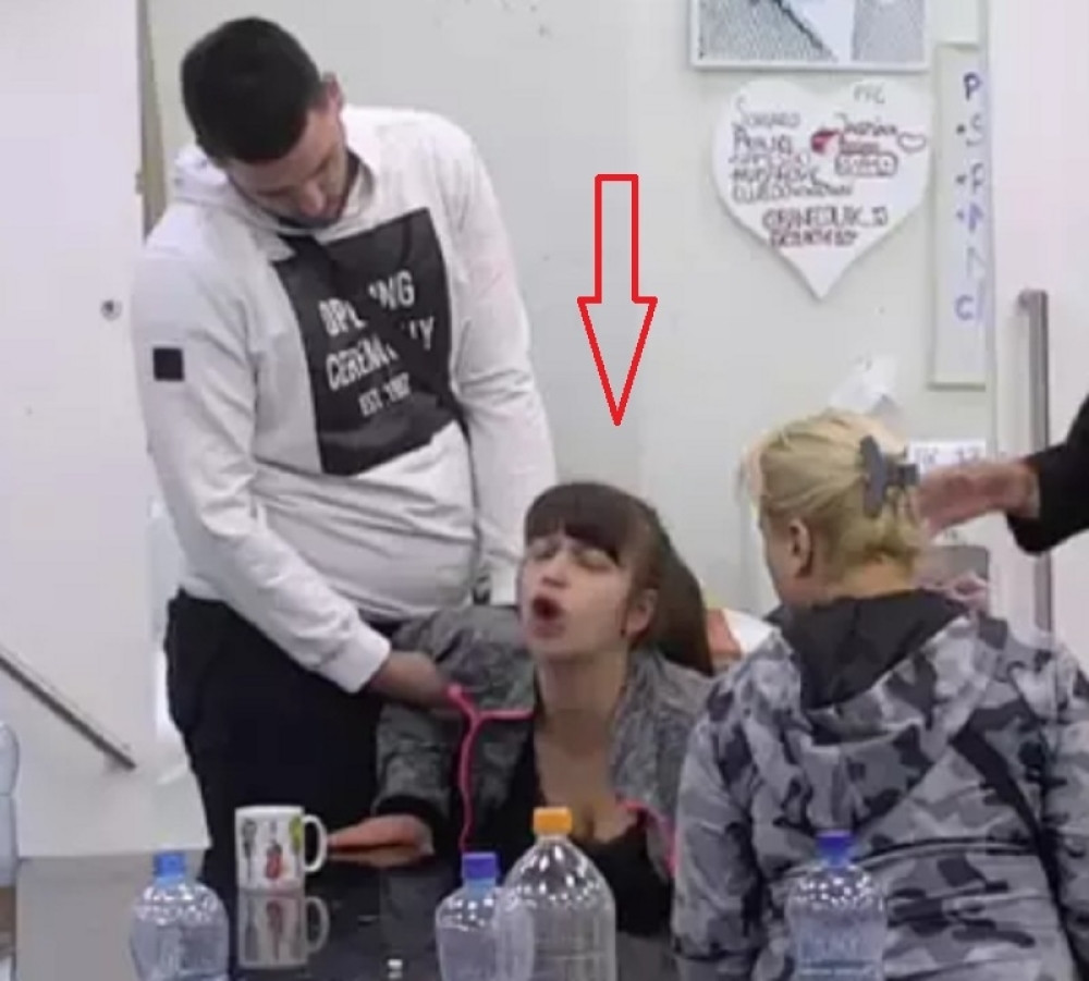 Miljana ISPUŠTALA GASOVE pred zadrugarima! SMRAD se širio celom kućom, svi bežali od nje!