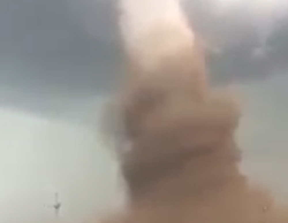 Formirao se ogroman tornado! Već nastradalo osmoro ljudi, najmanje 30 povređenih (VIDEO)