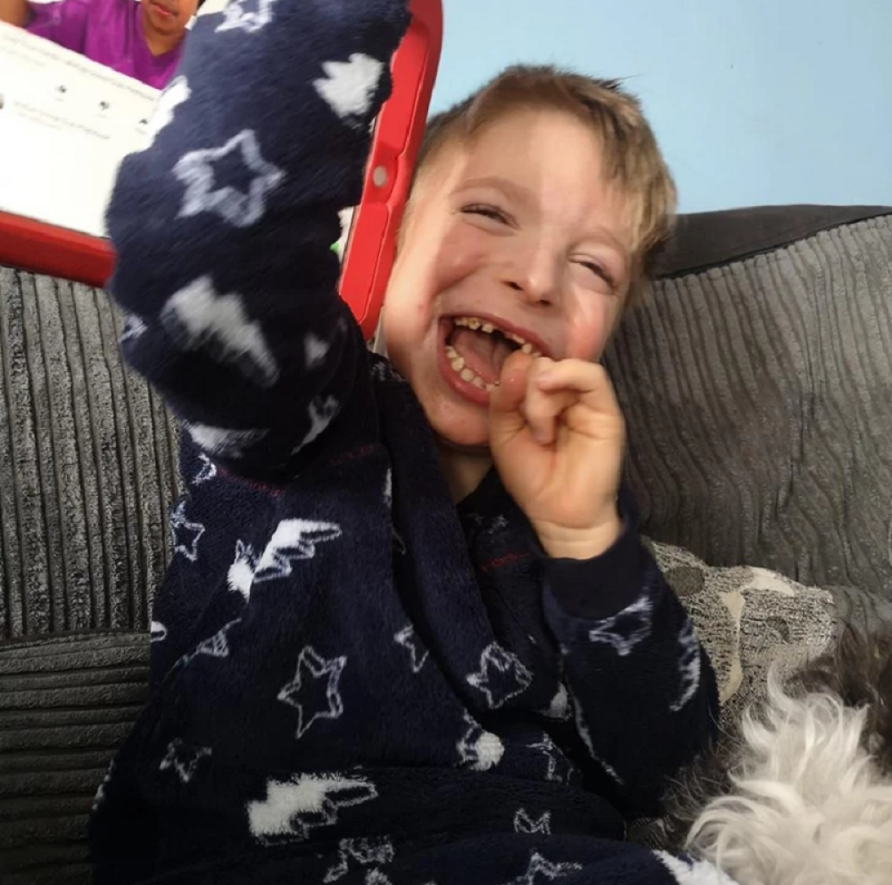 Oliver ne govori i ima brojne poremećaje, a niko ne zna ŠTA MU JE (FOTO)