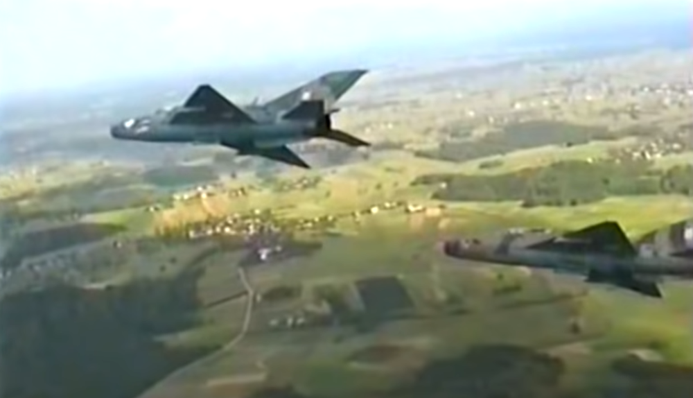 Pripadnici UN pobegli kao zečevi i ostavili Srbe u nemilosti Tuđmanovih zveri: Na putu prema "mostu spasa" goloruki narod gađali avionskim bombama, maljutkama iz helikoptera, topovima i snajperima