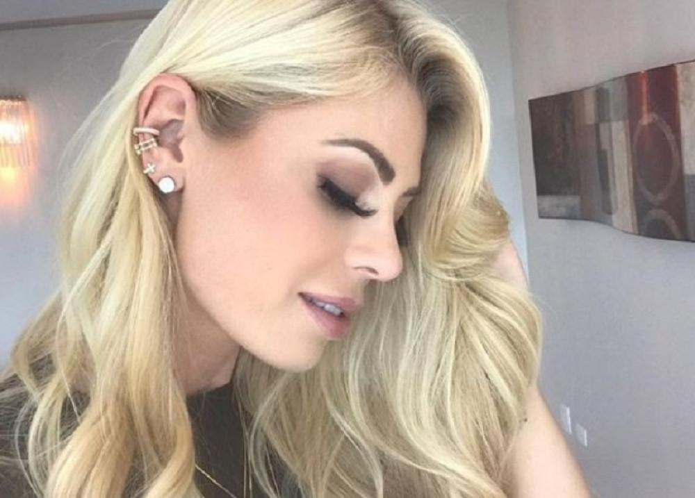 Poginula jedna od najlepših žena na svetu! Muž gledao kako se utapa! (FOTO)