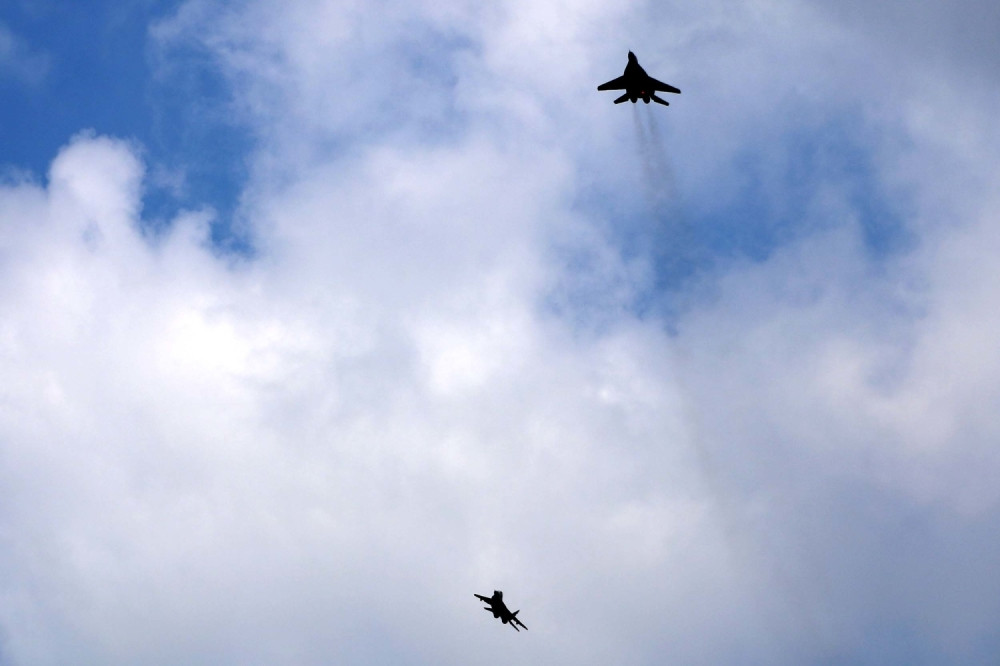 Srpski migovi presreli nepoznatu letelicu! (FOTO/VIDEO)