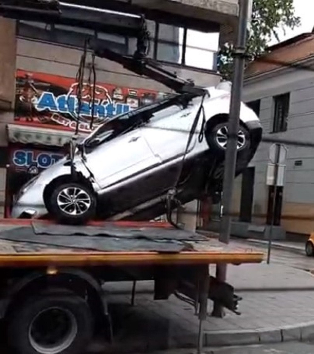 Ukoliko pauk digne vaš automobil, plaćanje nije najgore što može da vam se desi! Sceni iz Niša sve vam govori (VIDEO)