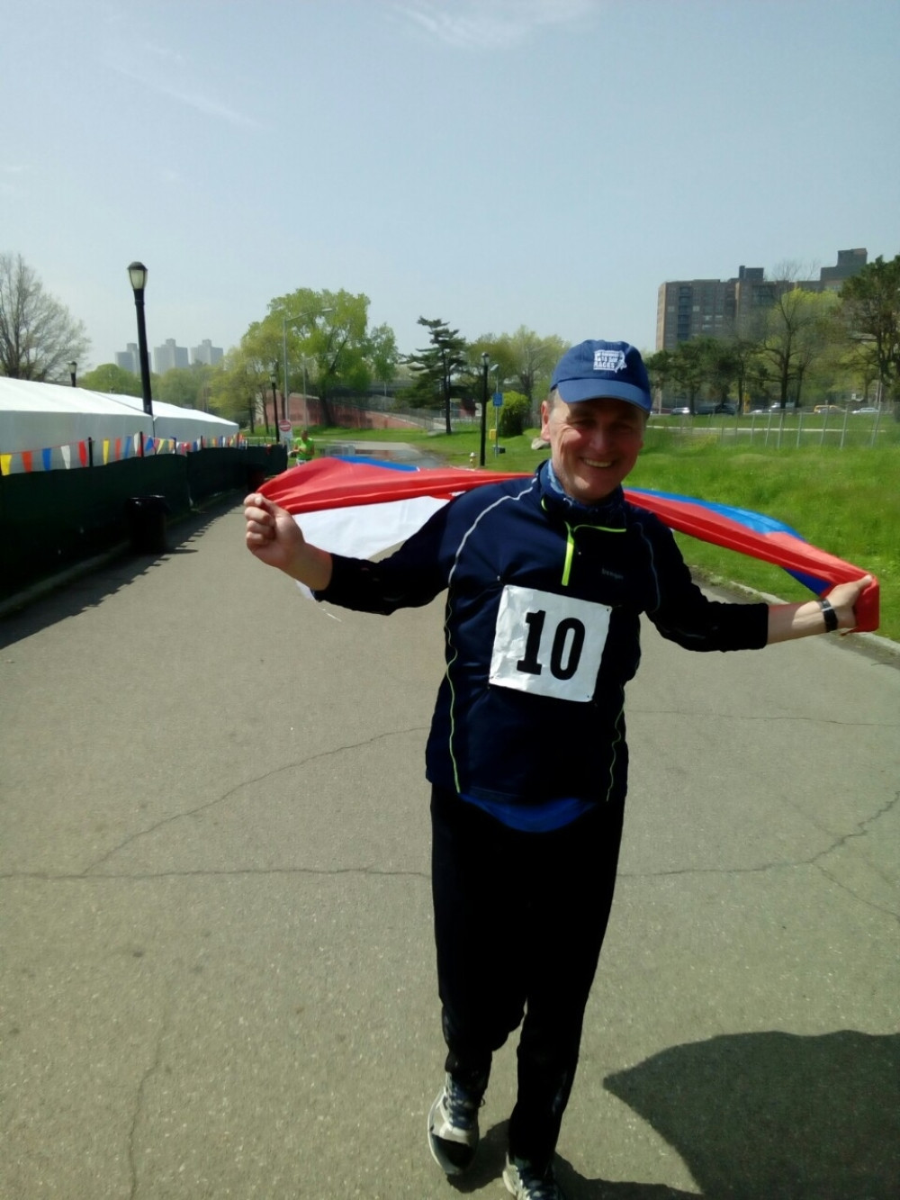 Srpski Supermen završio trku u Njujorku deseti i kroz cilj prošao sa našom trobojkom! (VIDEO)