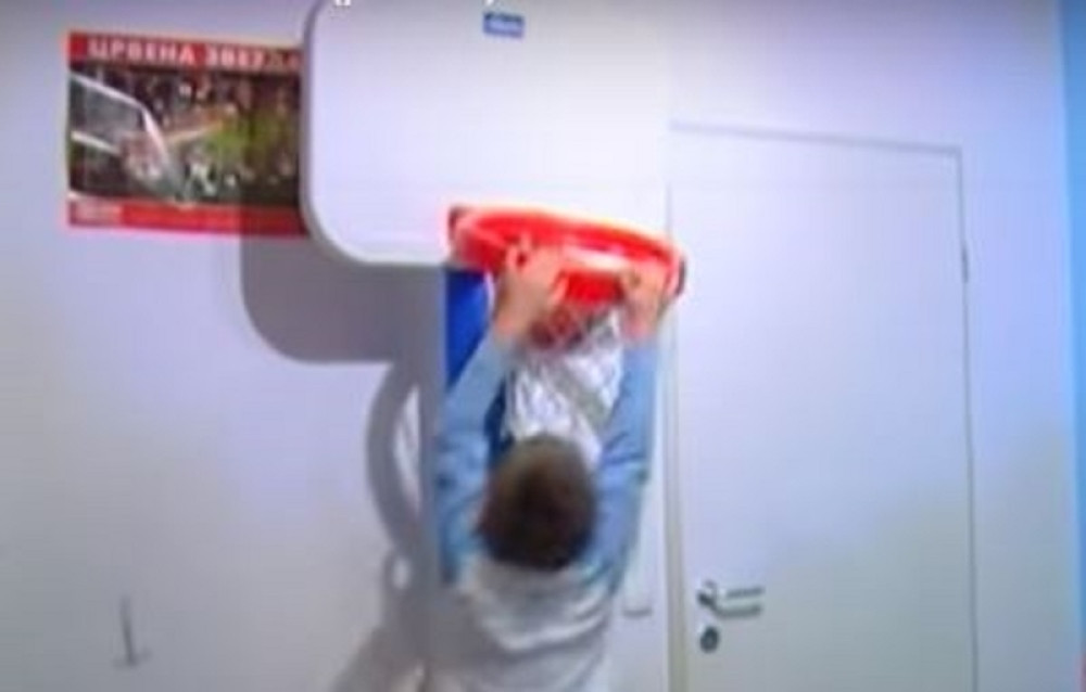 Zakucavao je kao dečkić na plastičnom košu pored Zvezdinog postera, a danas je jedna od najvećih zvezda NBA lige! (VIDEO)