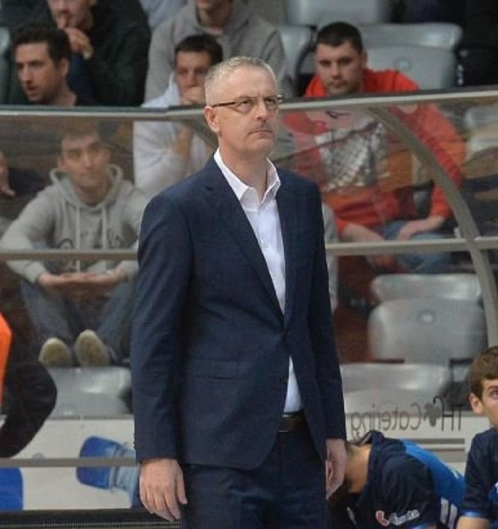 Trener Cibone kupio pušku za 1000 evra i krenuo u rat protiv Srbije! Igrače motiviše pričama o ratu, a Gotovinu hvali kao "legendarnog generala"!