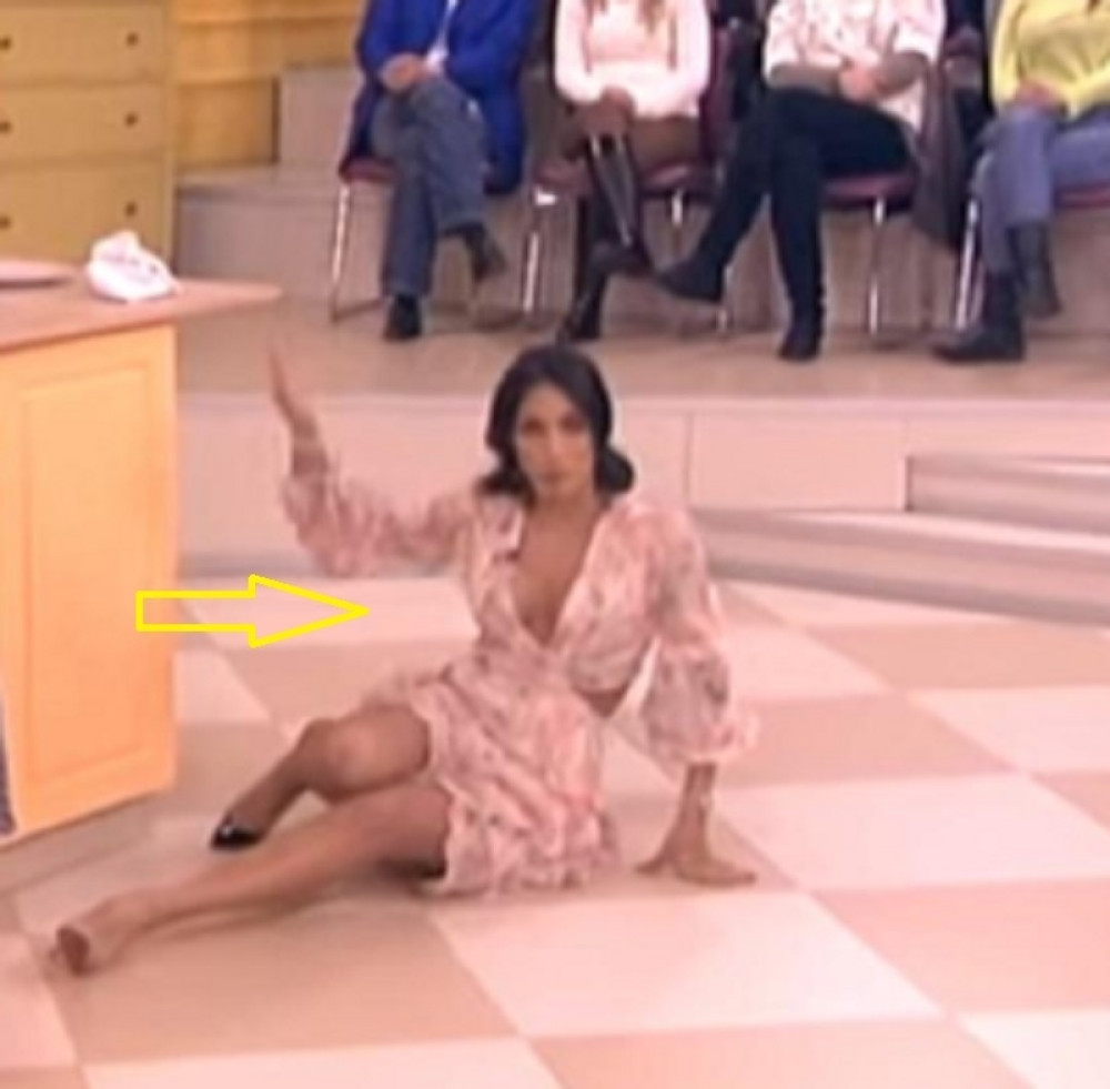 Manekenka u štiklama i suknji radila ovo USRED EMISIJE, publika zanemela! Niko se nije usudio pre (VIDEO)