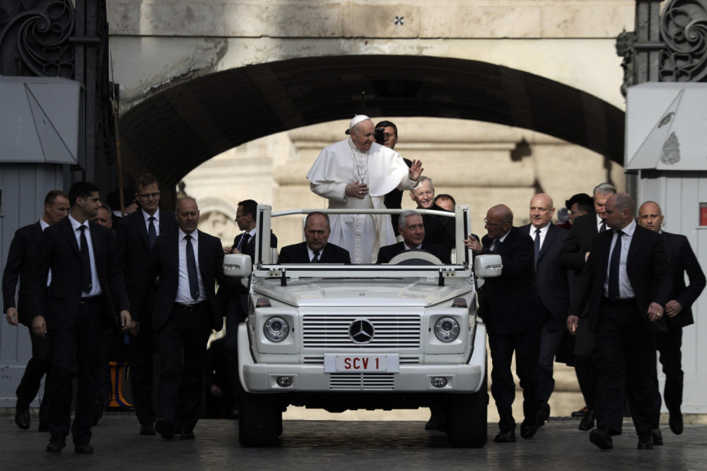 "Rimski prvosvešteniče..." Papu će ubiti za nekoliko dana u Dušanovom carskom gradu! To će biti početak svetskog rata koji će trajati tri decenije!