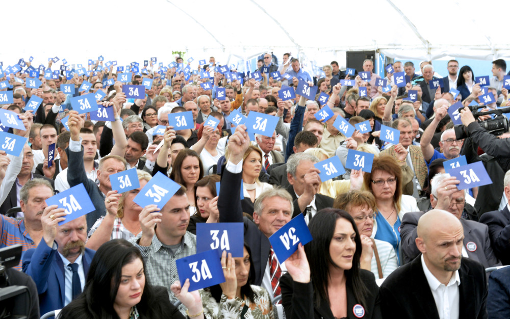 Izabran novi predsednik srpskih radikala!