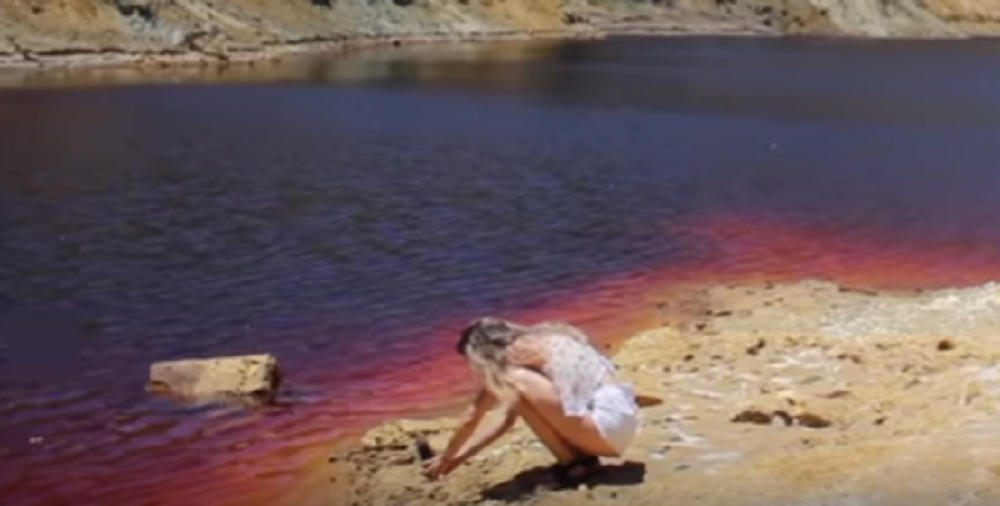 Mlada blogerka Sara slučajno snimila kofer sa telom žrtve serijskog ubice!