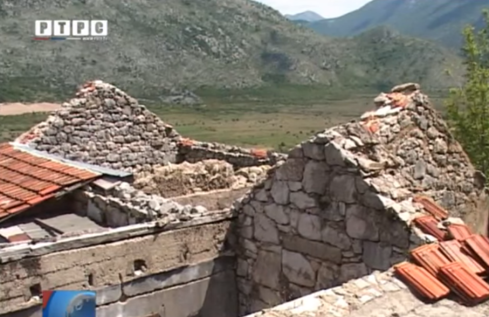 Vandali slovo " U" iscrtali na pravoslavni Uskrs, sa porukom da se Srbi ne vraćaju