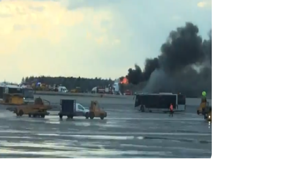6 povređenih u prinudnom sletanju zapaljene letelice na moskovski aerodrom Šeremetjevo