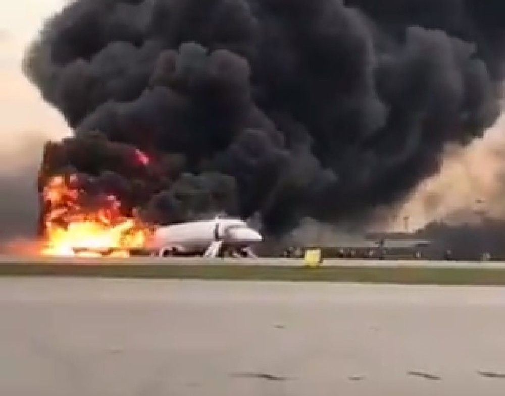 Evo zašto se zapalio avion u Rusiji, 41 putnik je to platio GLAVOM!