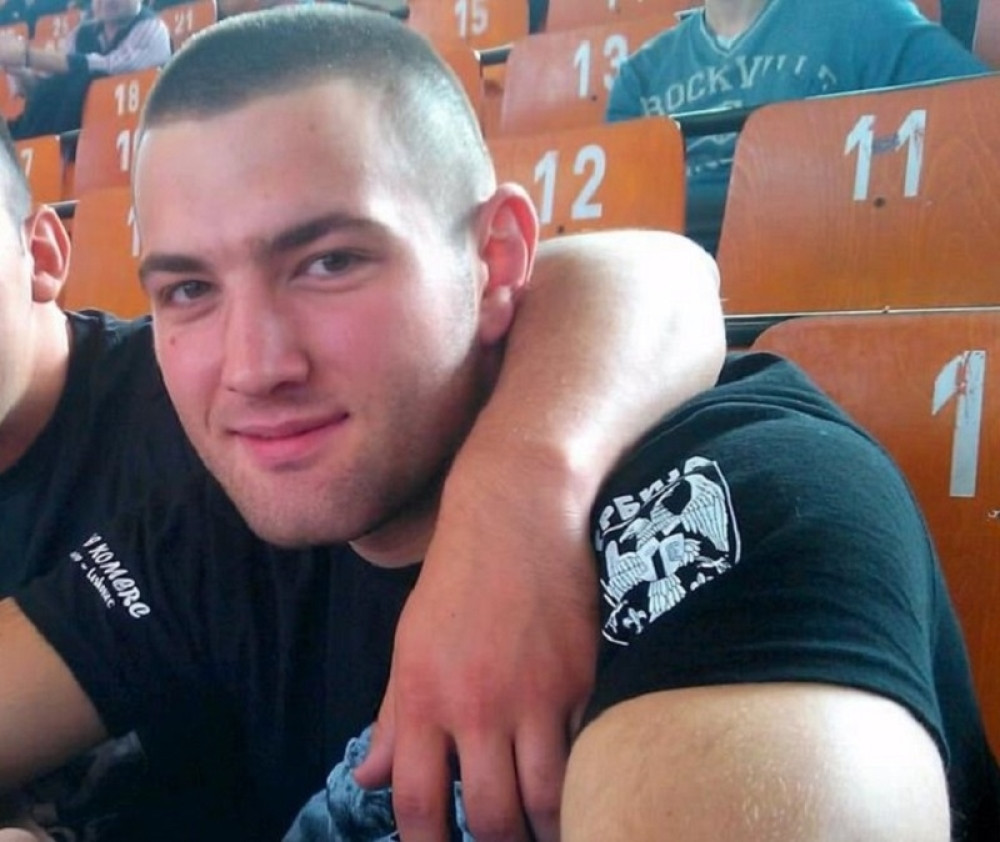 Leskovački bokser koji je preminuo nasred ulice sahranjen na krsnu slavu Đurđevdan! Jecaji odzvanjali Belim Potokom