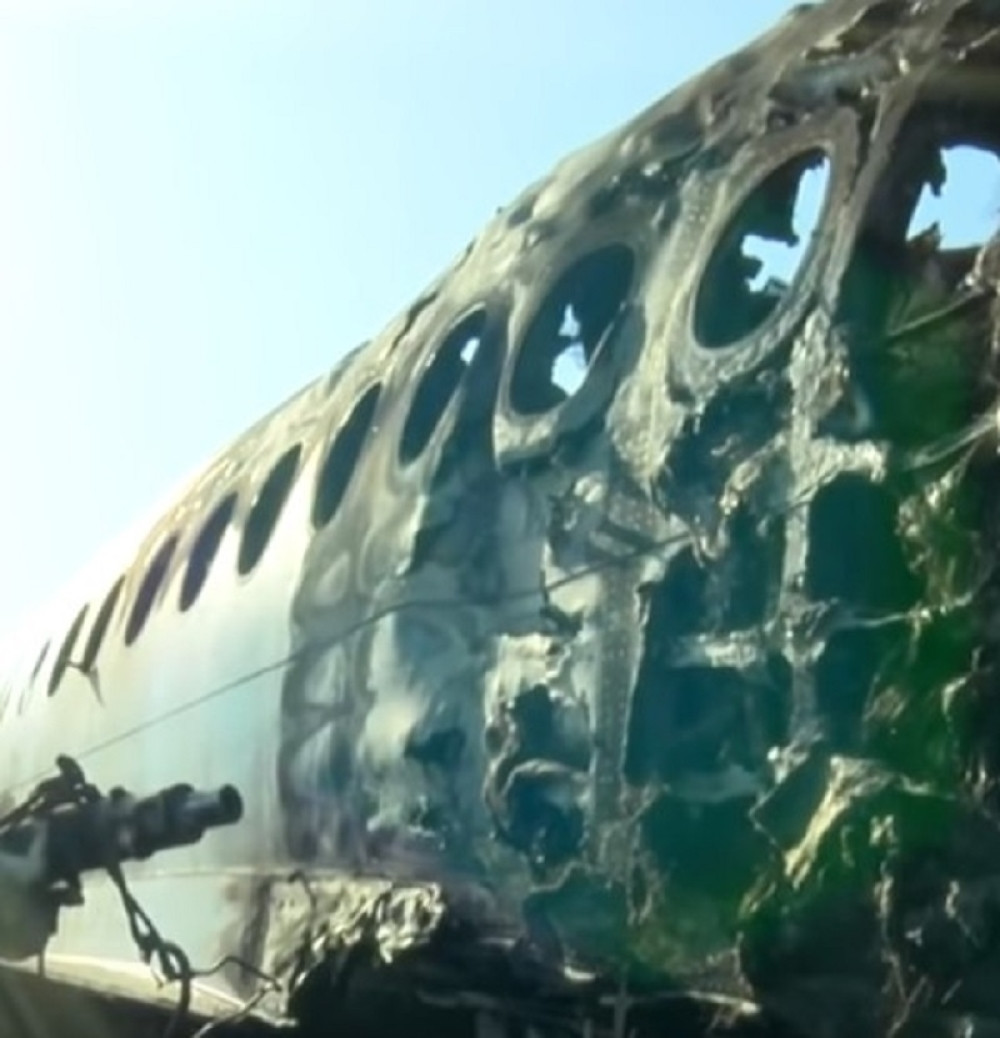 Objavljeni snimci unutrašnjosti ruskog aviona koji se zapalio na aredoromu Šeremetjevo (FOTO+VIDEO)