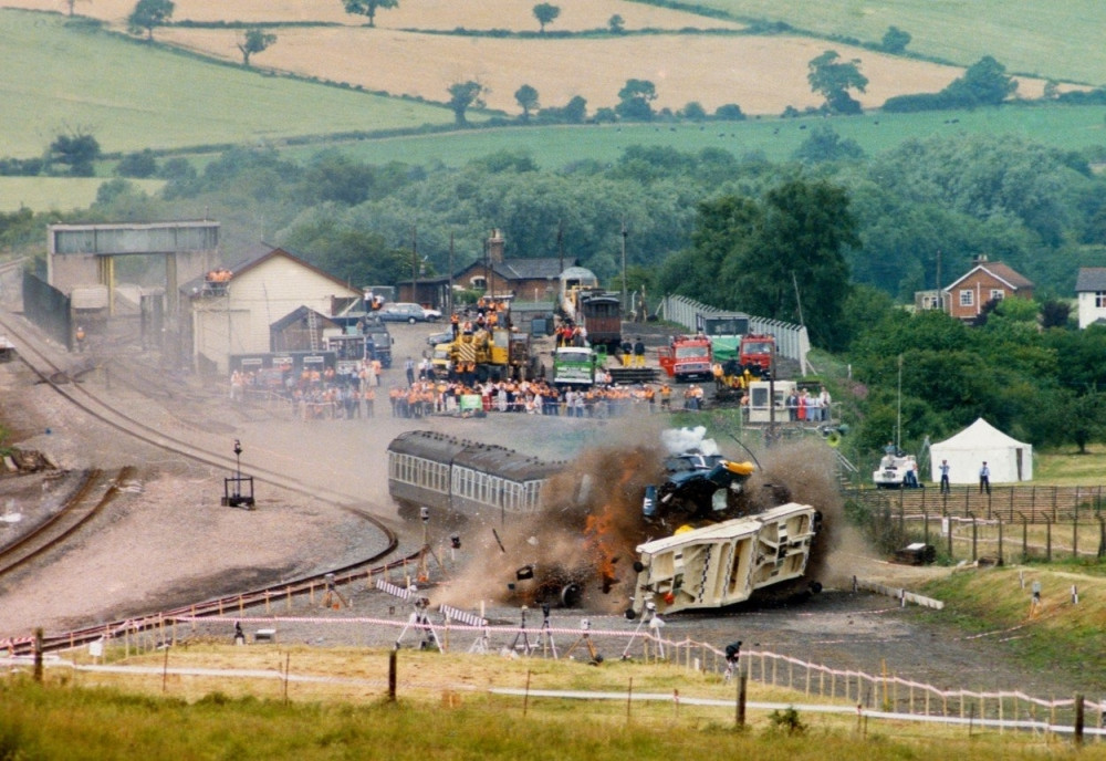 Gorivo počelo da curi, cisterna eksplodirala! Najmanje 55 poginulih!