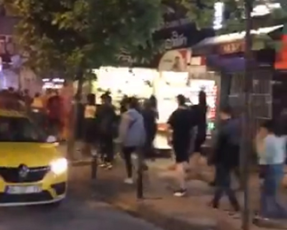 Pristalice opozicije protestuju zbog poništenih izbora! Ljudi masovno izašli na ulice, sukobi sa policijom! (VIDEO)