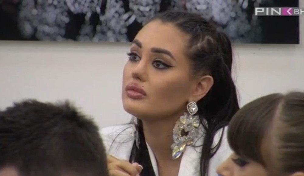 Anu Korać majka UKOPALA najstrašnije, a tek da čujete ko joj je ZAISTA PLATIO nos i grudi!