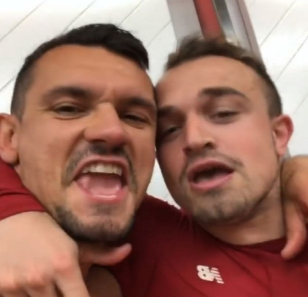 Slavili prolaz Liverpula, ali su morali da POMENU JEDNU STVAR! Ovo im nije trebalo (VIDEO)