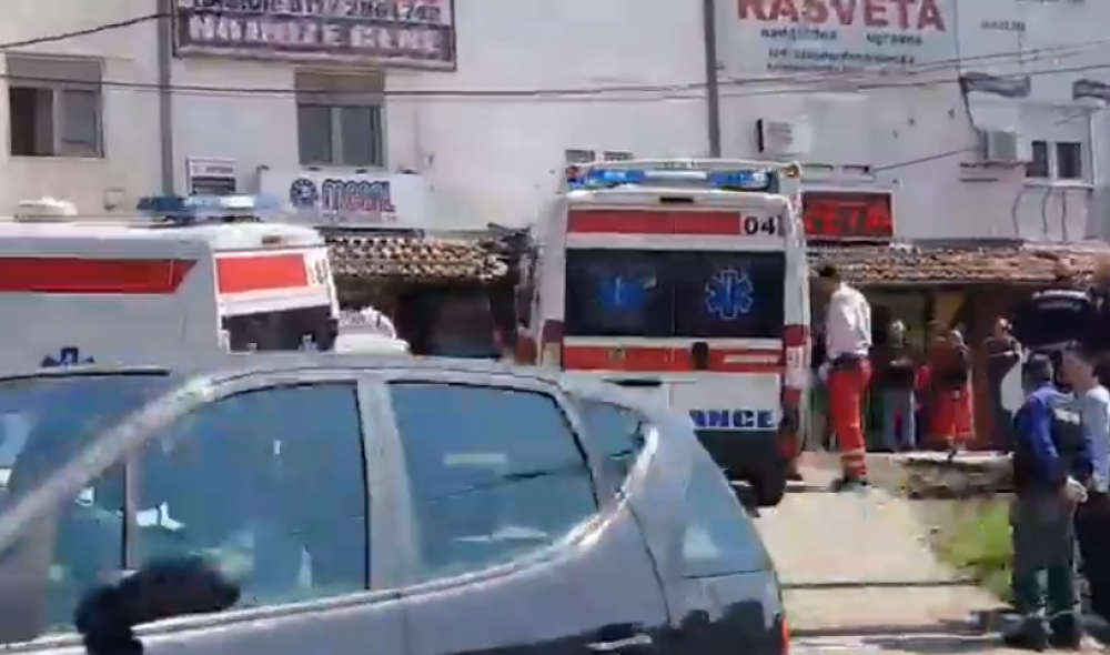 Strašna svedočenja sa mesta nesreće: Kao da je bomba eksplodirala, smrskan prednji deo autobusa, žena plače od bolova...