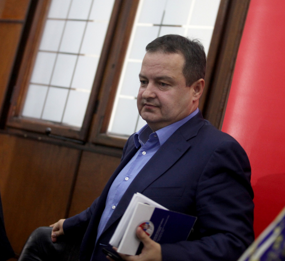 Ivica Dačić započeo kampanju - građani masovno ispisuju JEDINSTVENU PORUKU na svoj novac!