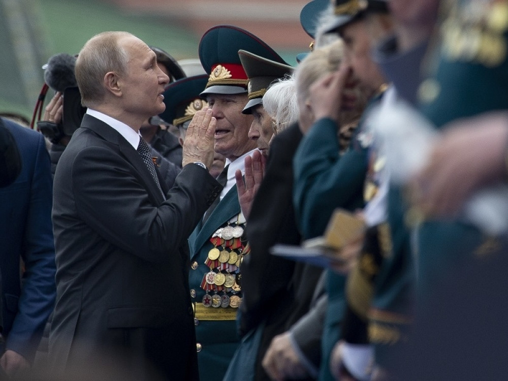 "Besmrtni puk" hoda Moskvom, među njima i SRBI! (VIDEO)