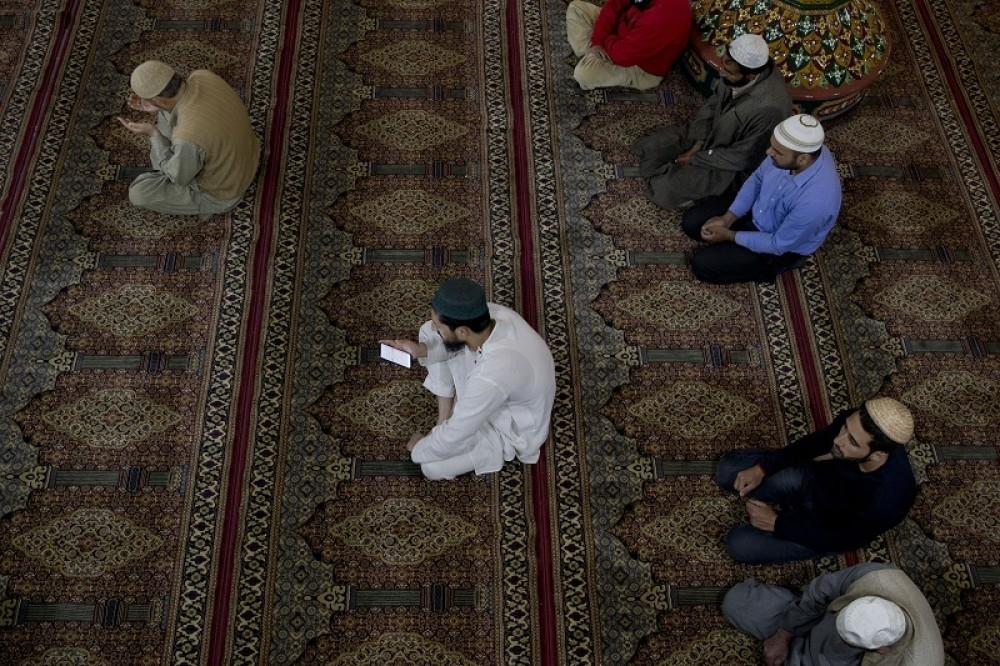 Više od dva miliona vernika okupilo se na planini Arafat! U toku je obavljanje najvažnijeg obreda! (VIDEO)