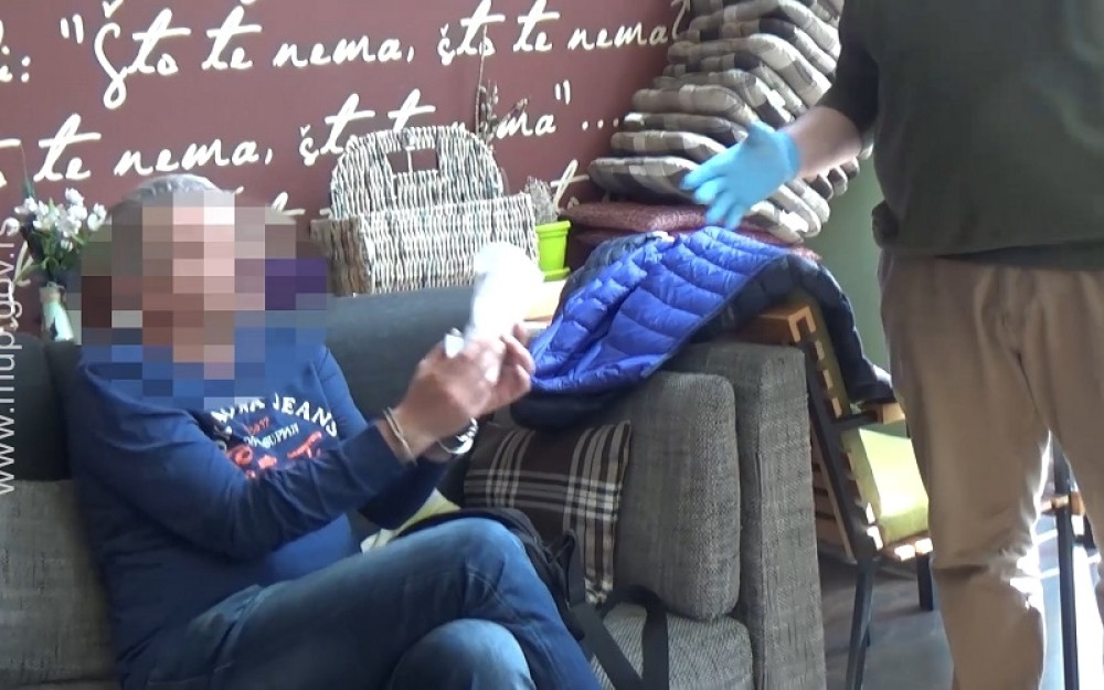 Ovo je lopov iz Vlade koji je reketirao srpske dobrotvore! Pohapšeni moćnici iz svih krajeva Srbije, direktori firmi! (FOTO)