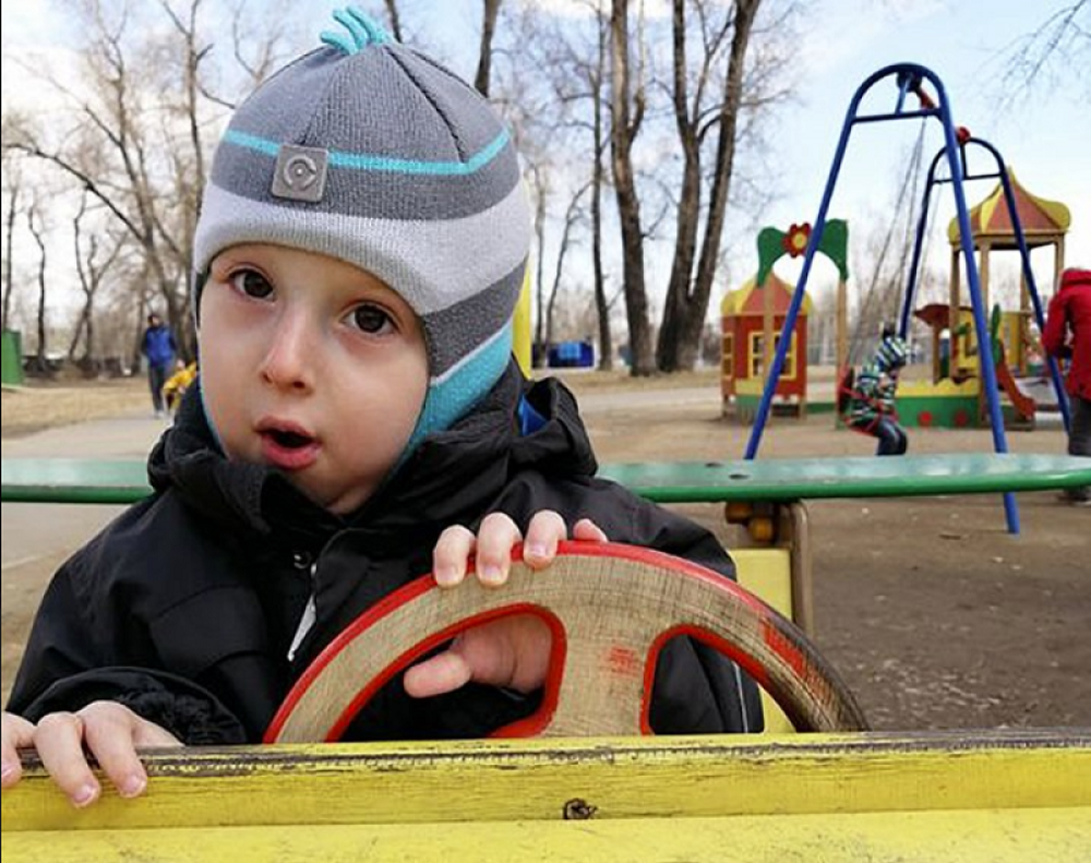 Doktori su roditeljima rekli da im je sin zdrav, za mesec dana na glavi mu se pojavila kvržica, a ramena su počela da mu se KOČE!