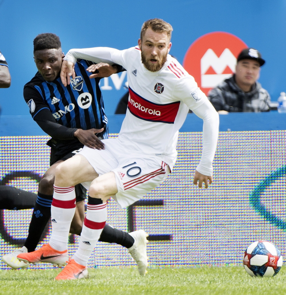 Protestuju ispred stadiona, navijači precrtali Srbina zbog supruge, a Galaksi ćuti! (FOTO)