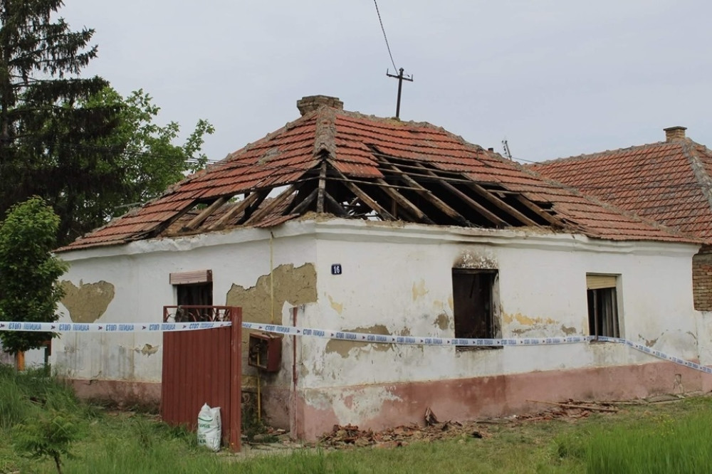 Zapalila se kuća kod Kikinde, telo UGLJENISANO! Komšije nagađaju ko je žrtva! A pre samo deset dana...