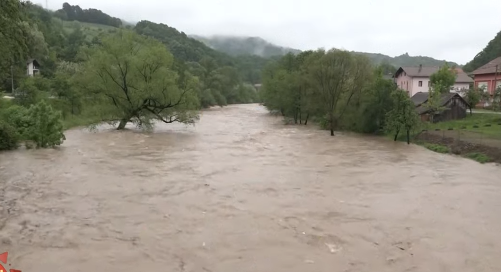 Počelo je vetrom, pa je nastao razorni vrtlog, a onda usledilo je .....