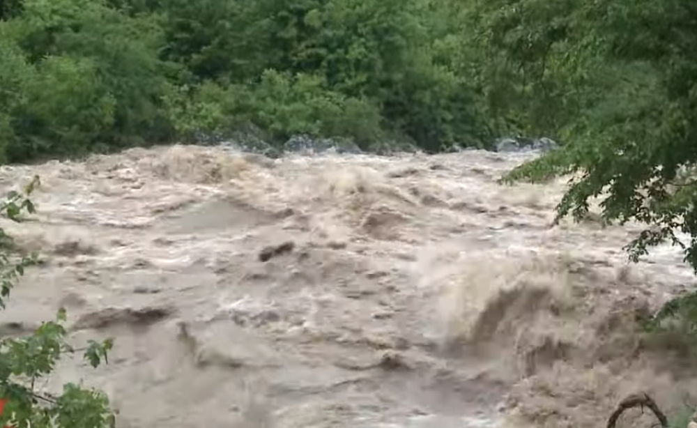 Sektor za vanredne situacije: Opasnost od poplava je prošla, kiše danas prestaju