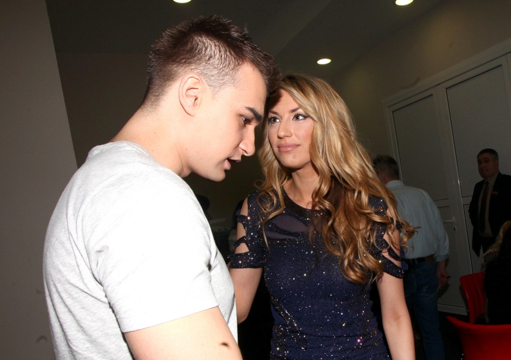 Rada Manojlović bila na lekovima zbog OVE pevačice! Slala Harisu porno fotke i neumesne poruke!