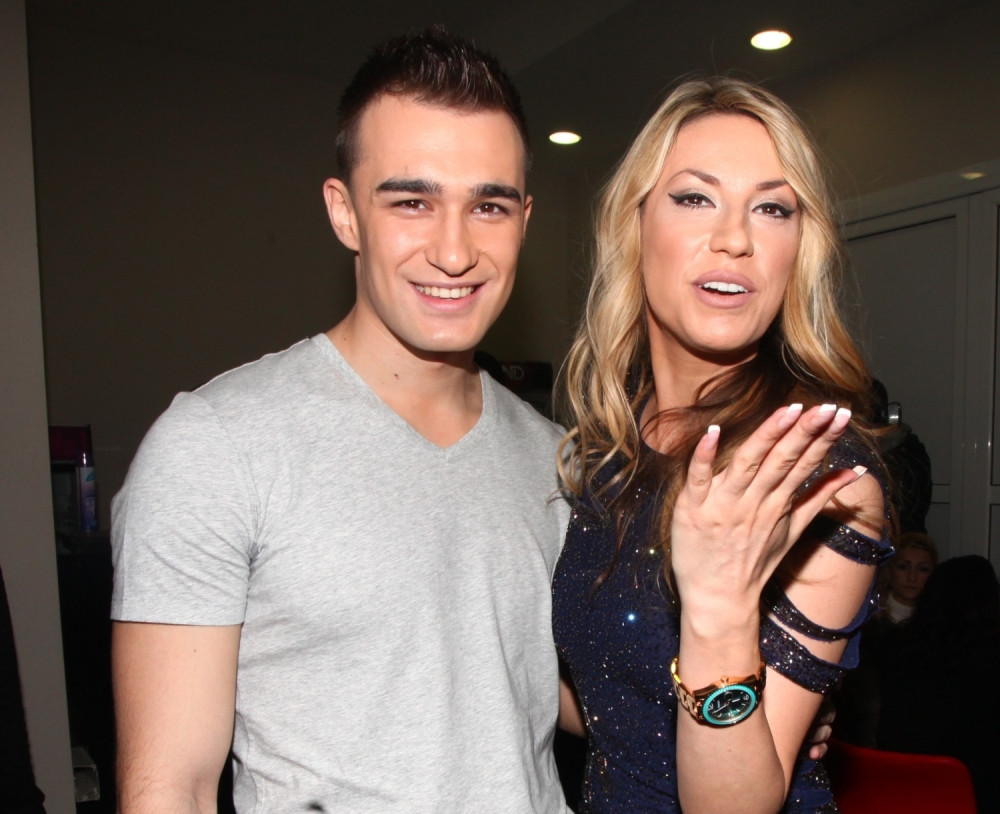 Radu Manojlović 9 godina mlađi dečko izluđuje: To ne mogu da podnesem