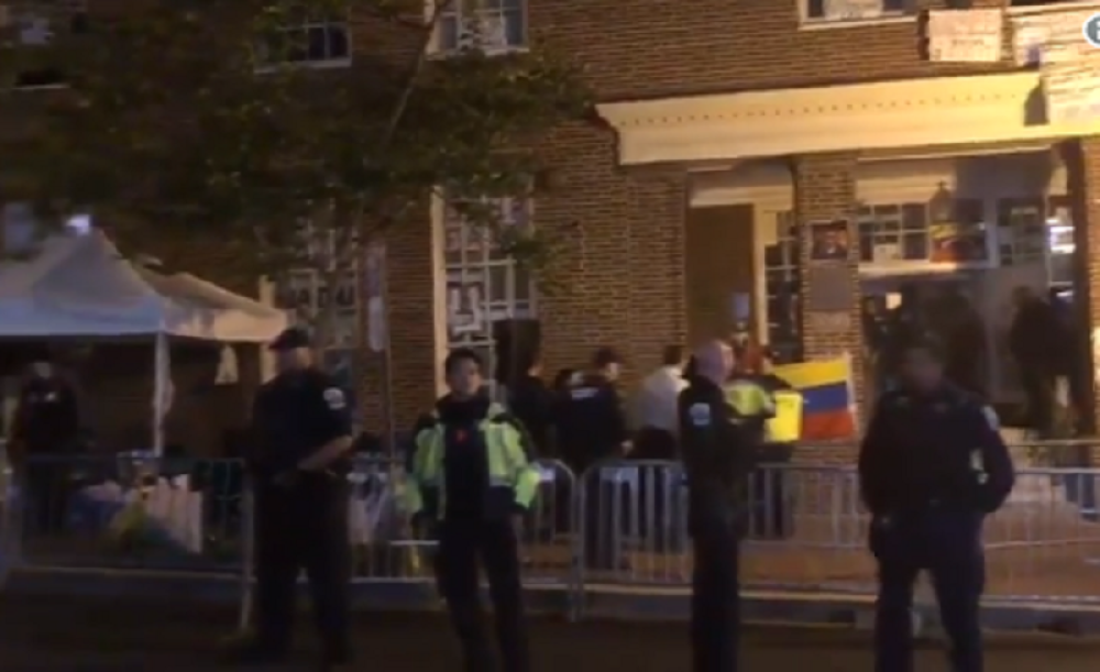 Američka policija upala u ambasadu Venecuele!