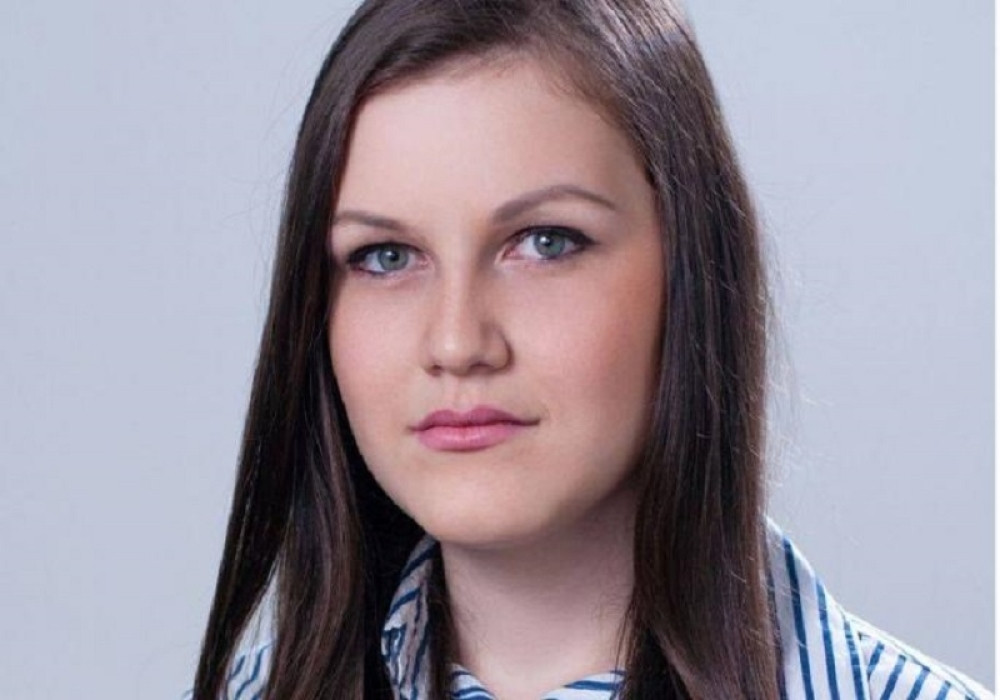 Odličnoj maturantkinji direktorka zabranila da se slika, razlog će vas zapanjiti!