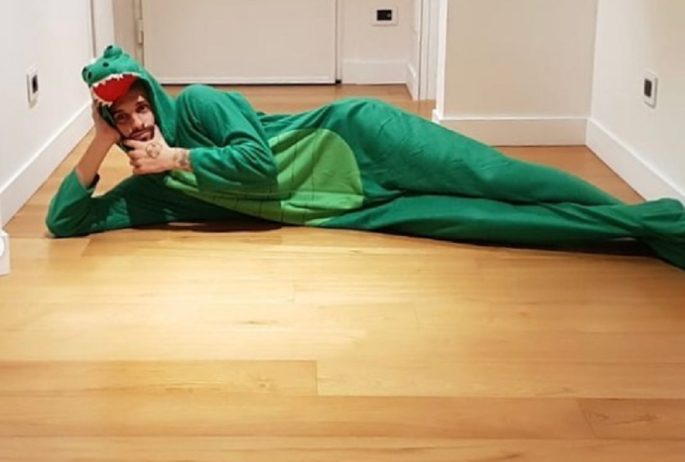 Hrvat proslavljao pobedu svog tima, a onda ga je klupski saigrač žestoko spustio! (FOTO)