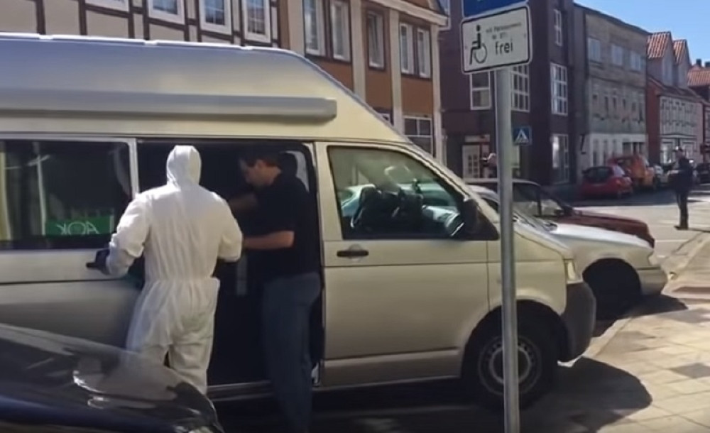 Tri žene, muškarac i tinejdžerka bili deo sekte "s*ksualni krug"! Ostavili oproštajne poruke, a onda se u hotelskoj sobi dogodilo nezamislivo!