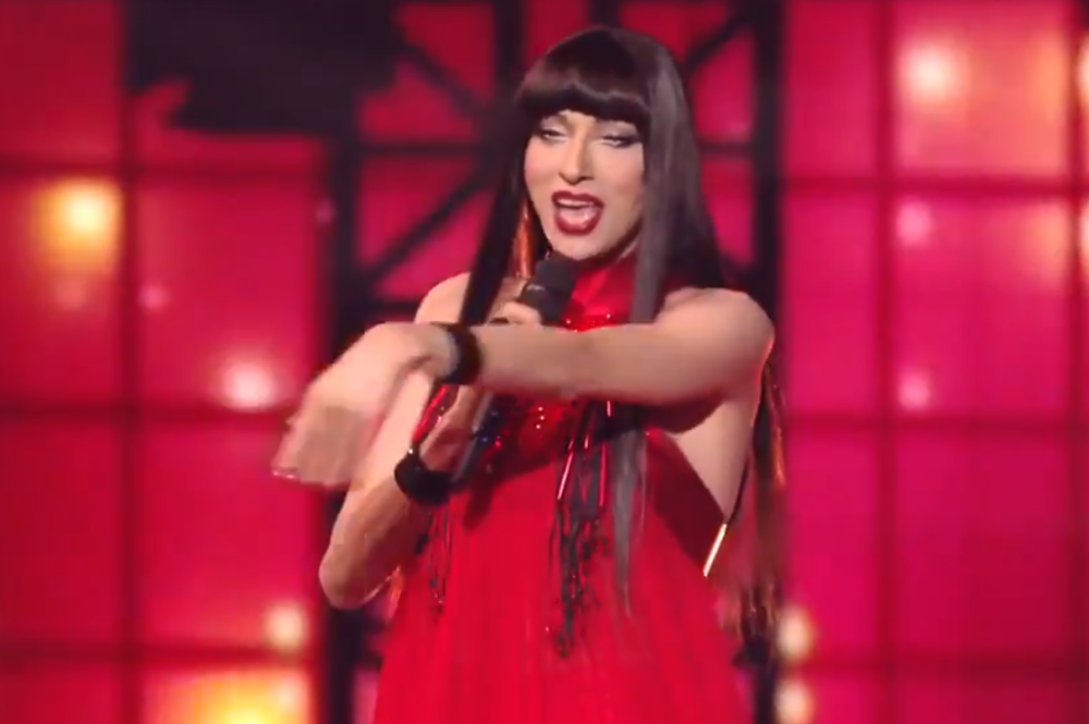 Transe*sualna pevačica bacila publiku u TRANS, prštali poljupci na sve strane! (VIDEO)