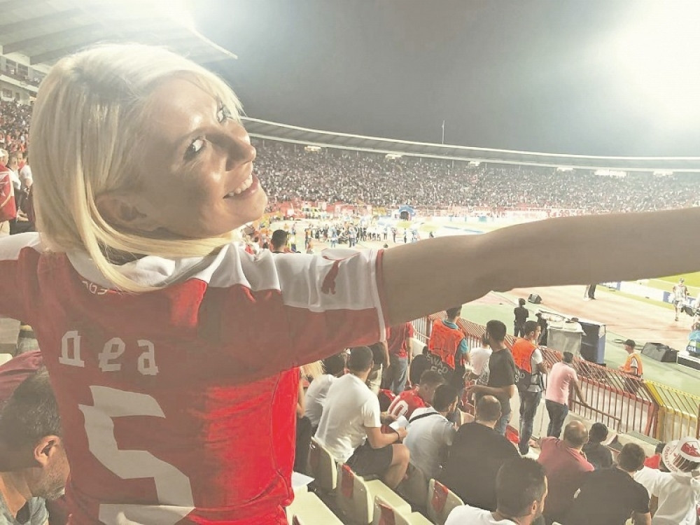 Ona voli Zvezdu, bodriće je i u Barseloni, Mančesteru i Rimu