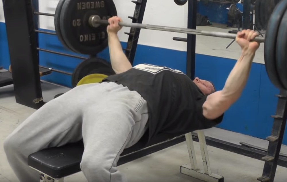 Političar osvanuo na porno sajtu! Tamo ostavio poruku svim građanima - BRUKA ŽIVA! (FOTO)