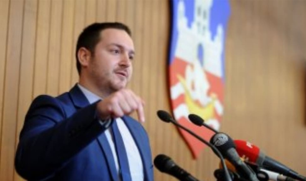 Otkriva kako su Đilas i Bastać ojadili grad Beograd i opštinu Stari grad