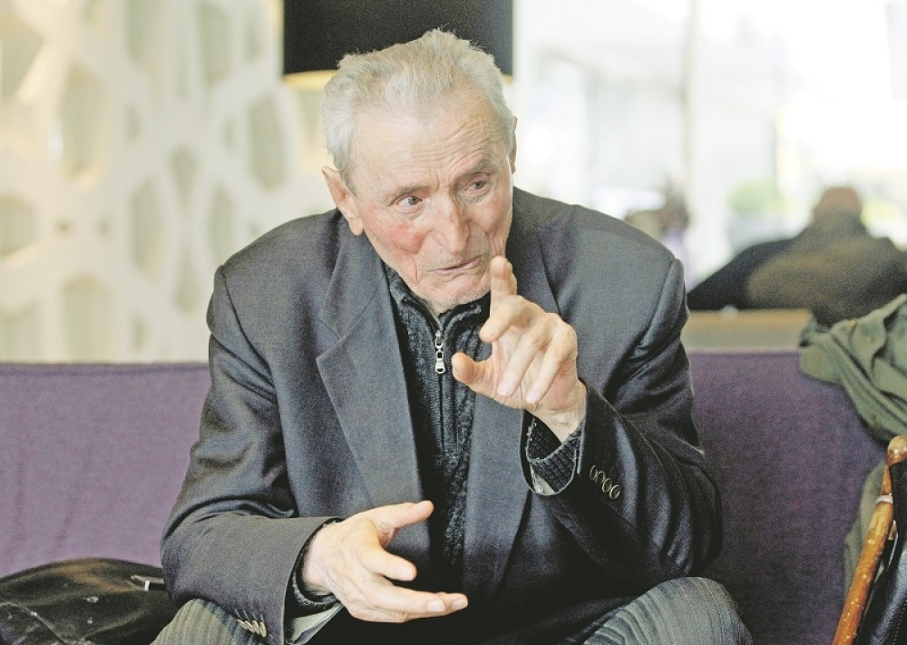 Bahati sinovac Milo Đukanović ga je zakinuo za 2 miliona evra: Kosti mog đeda bacili iz grobnice da bi svom ocu napravili mauzolej!