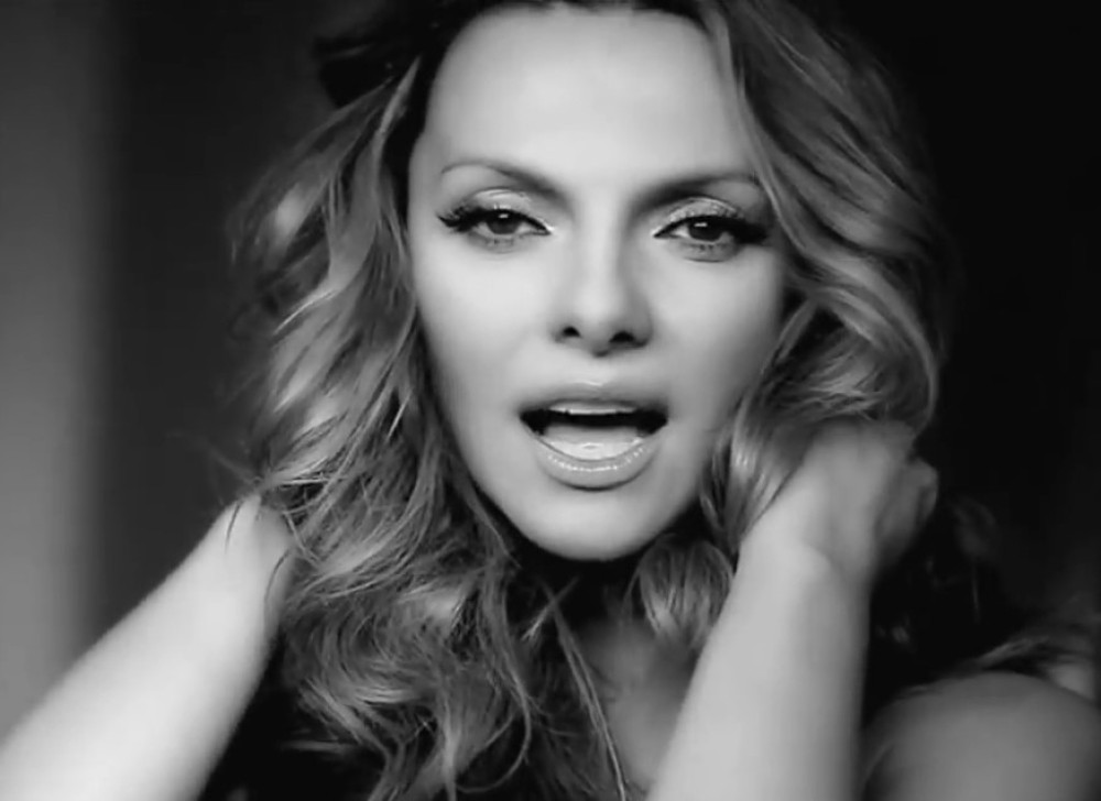 Voditeljka se udala za hrvatskog bogataša, poklanjao joj SVILU I KADIFU, a onda je postala SLUGA i TUKAO JE! Za sve je kriv OVAJ PEVAČ!